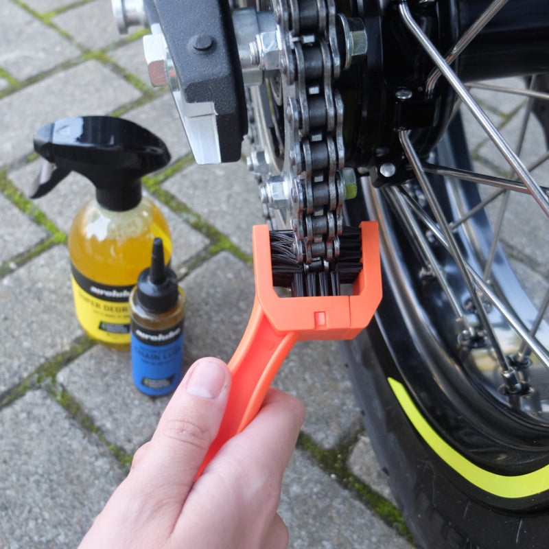 Motormount Chain Brush – Kettingborstel voor Motoronderhoud