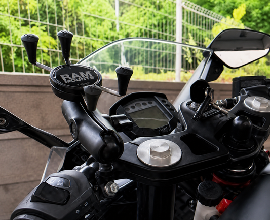 Support RAM Mount X-Grip pour smartphone petit modèle à monter sur rétroviseur (RAP-B-272-A-UN7)