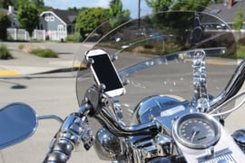 Support de téléphone intelligent RAM Mount X-Grip avec Tough-Claw (RAM-HOL-UN7-400)