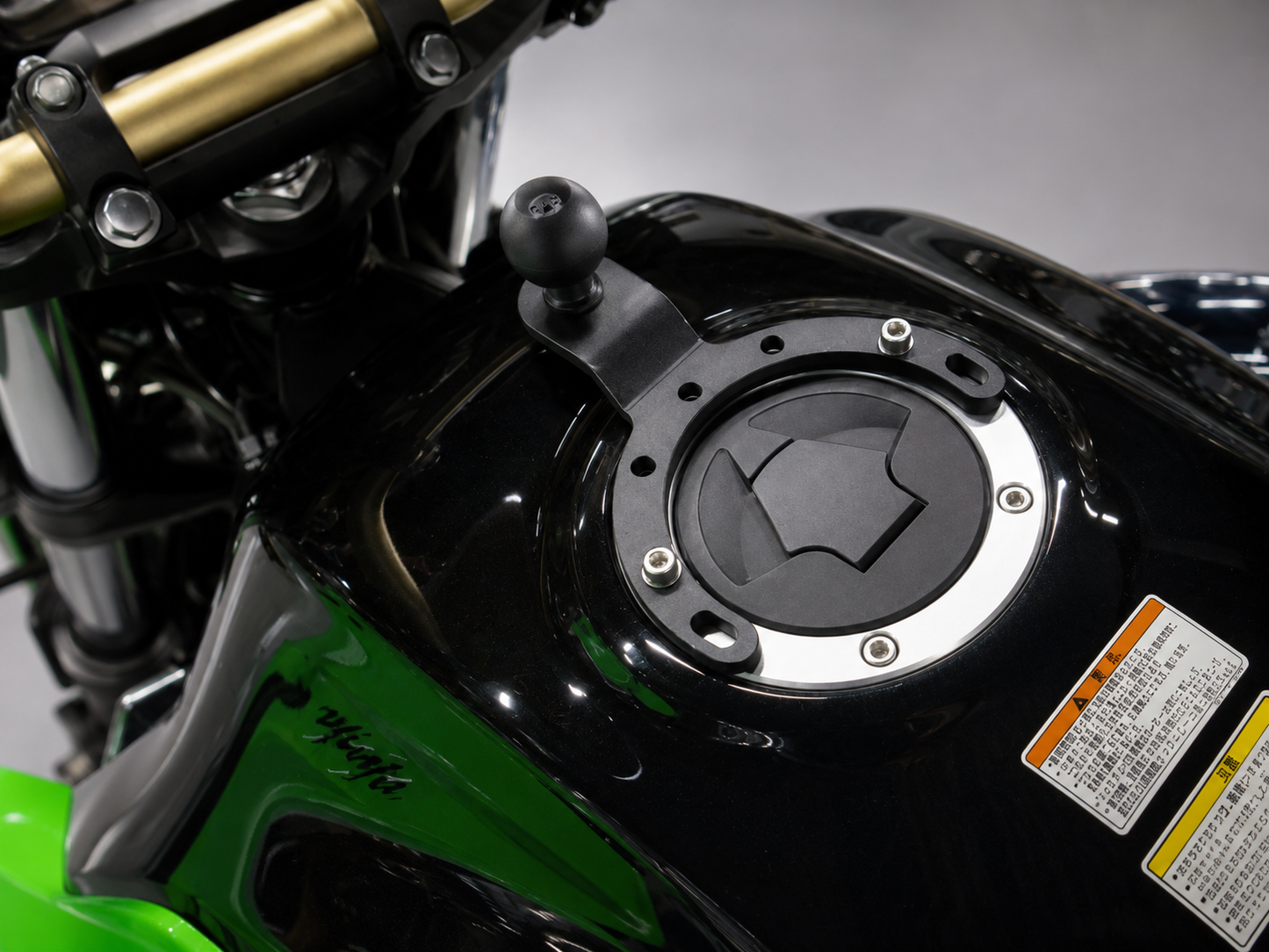 RAM Mount benzinetank basis groot met 1 inch kogel voor motor navigatie / telefoonhouder - RAM-B-411U